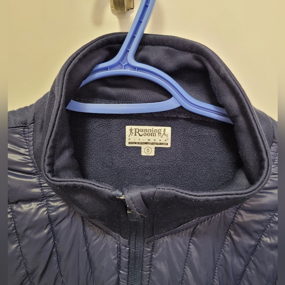 Running Jacket - Picture 2 of 7